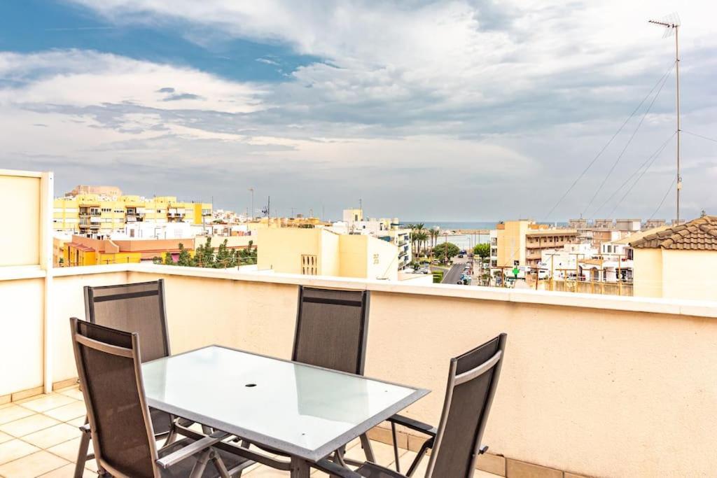 Atico Con Terraza Y Piscina Apartman Peñíscola Kültér fotó
